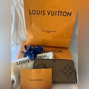 NWT Louis Vuitton Reverse Monogram Giant Zippy Wallet (discontinued)